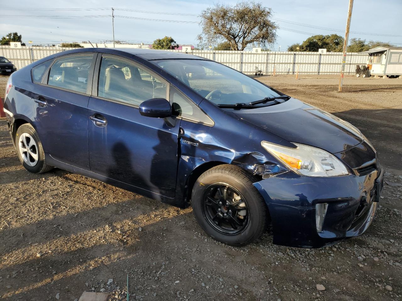 2015 Toyota Prius VIN JTDKN3DUXF0439384 Copart auction photo, rear end / front end damage thumbnail 4