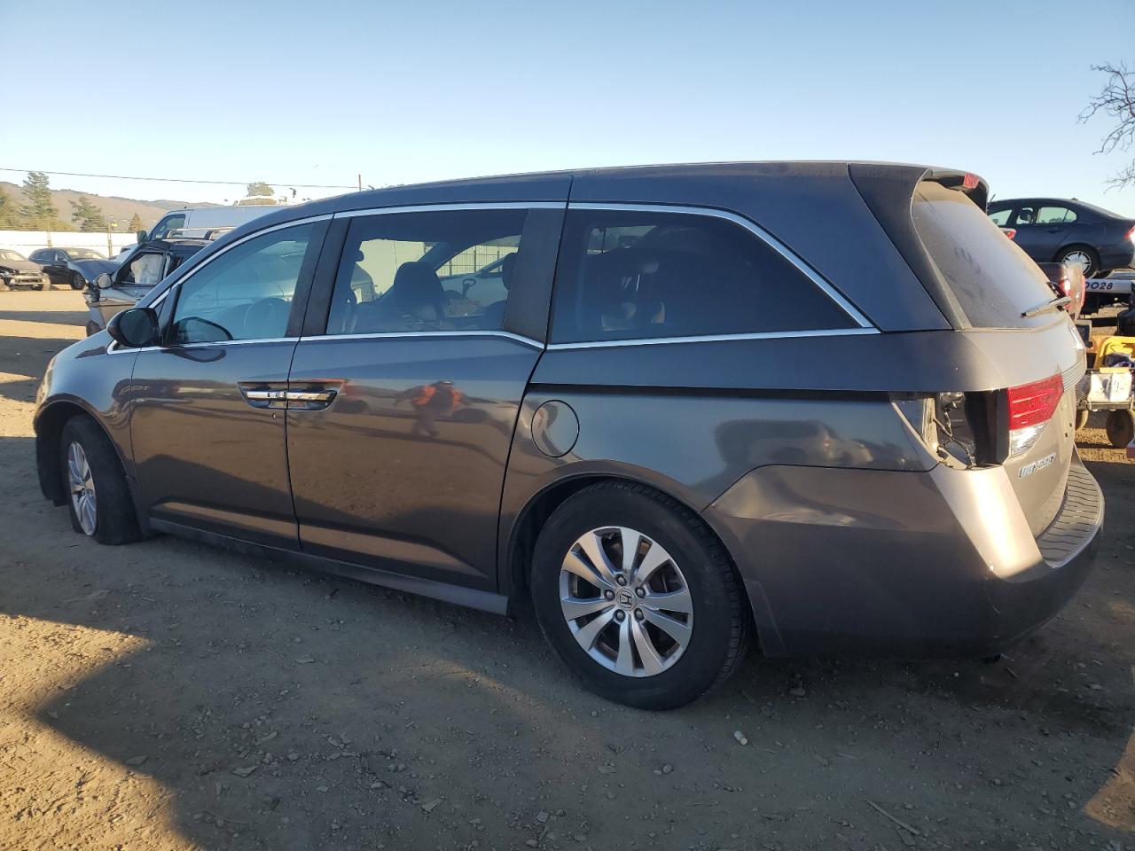 2015 Honda Odyssey VIN 5FNRL5H41FB062052 Copart auction photo, all over damage thumbnail 2