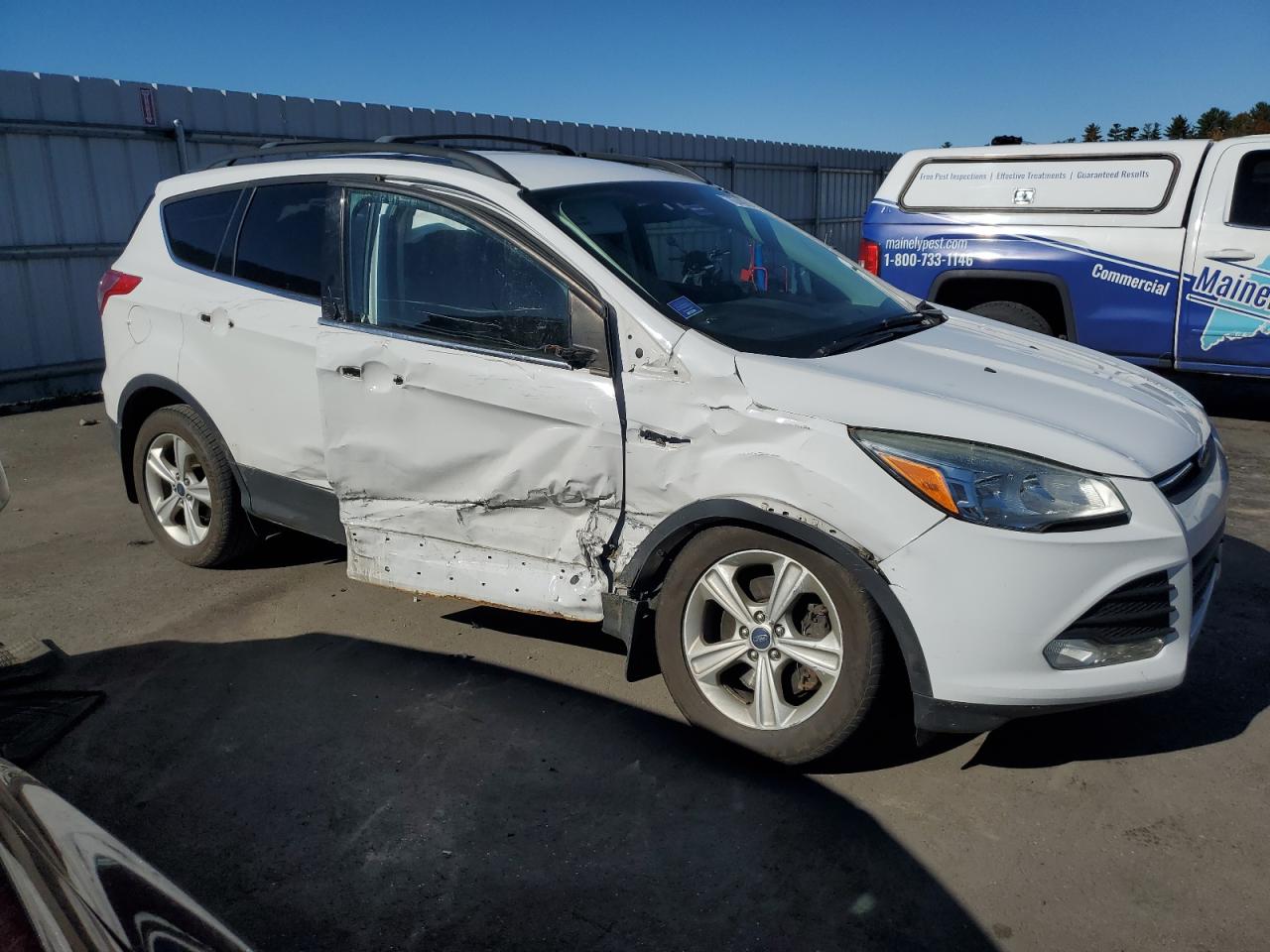 2014 Ford Escape VIN 1FMCU9GX2EUE04843 Copart auction photo, side / front end damage thumbnail 4