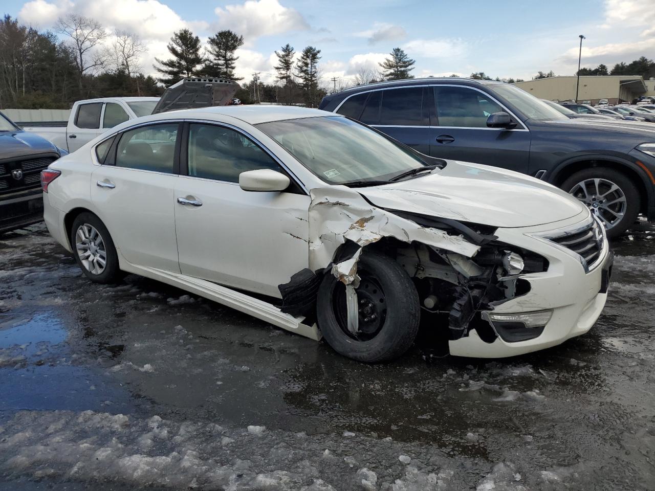 2014 Nissan Altima VIN 1N4AL3AP7EC174684 Copart auction photo, front end / side damage thumbnail 4