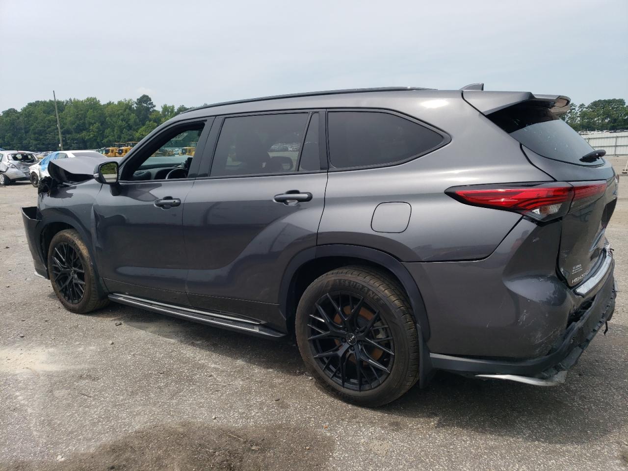 2022 Toyota Highlander VIN 5TDLZRBH6NS173620 Copart auction photo, front end / rear end damage thumbnail 2