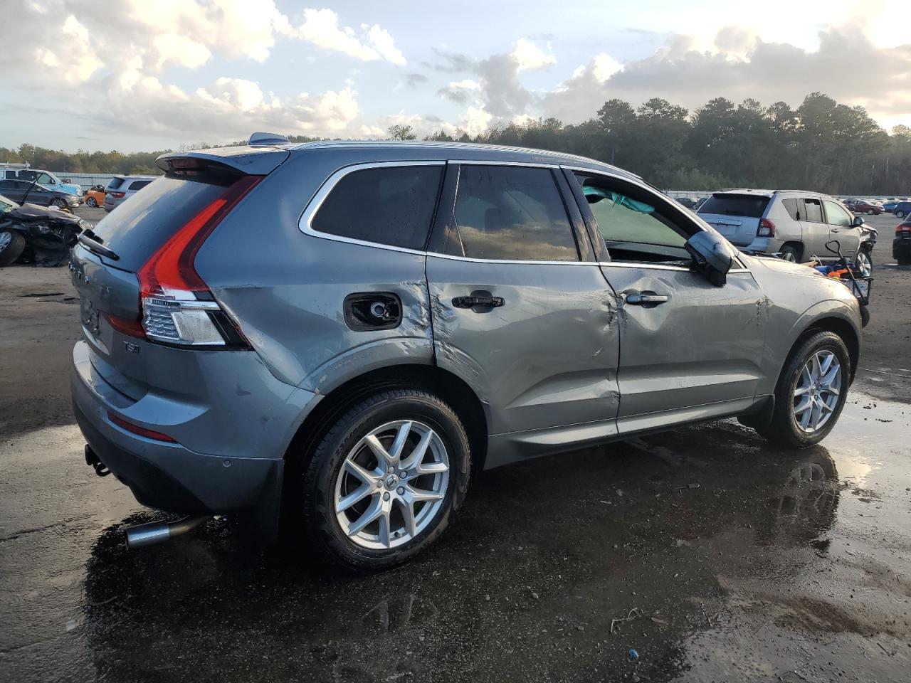2019 Volvo XC60 VIN LYV102RK4KB293329 Copart auction photo, rollover damage thumbnail 3