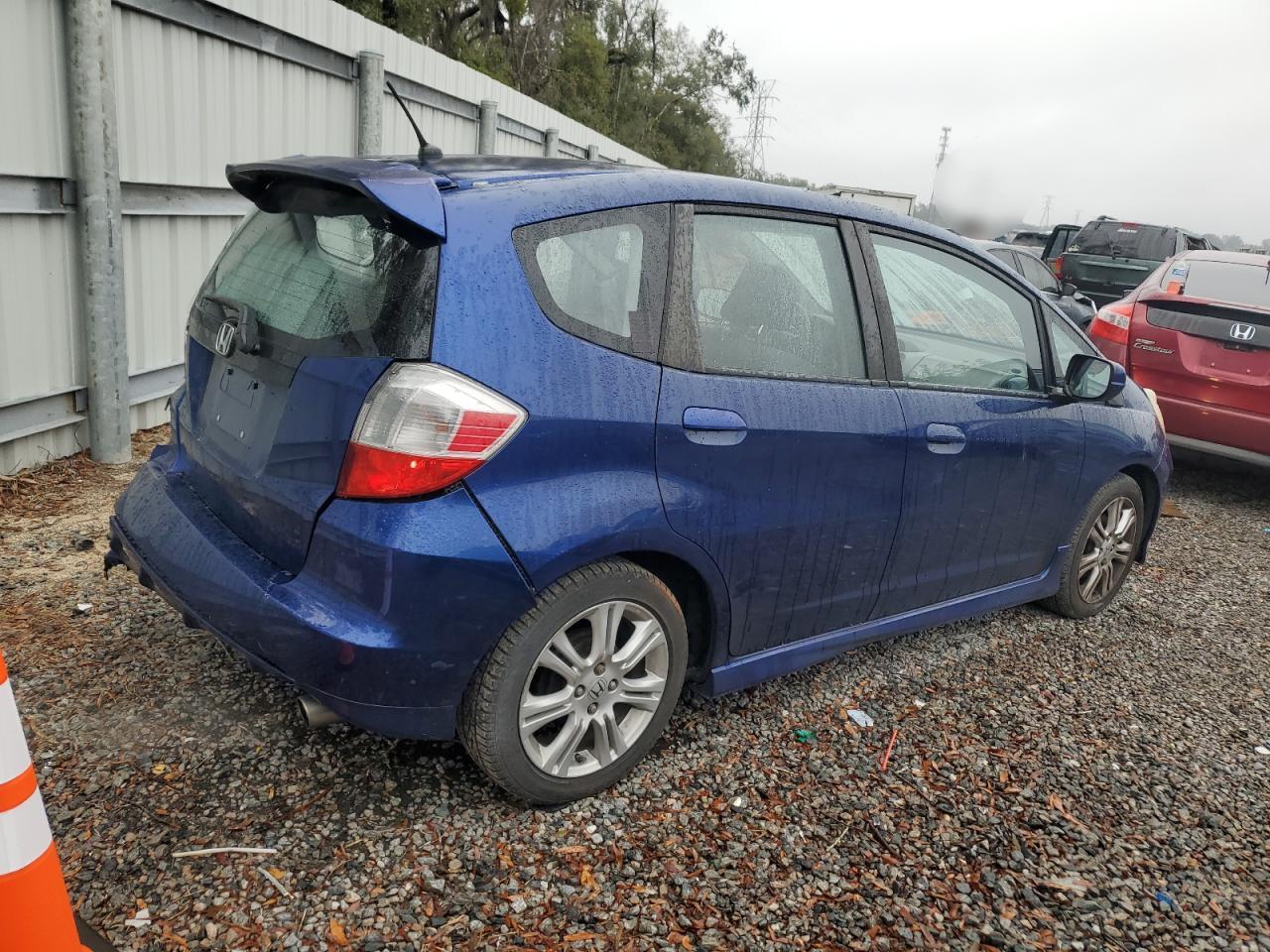 2010 Honda Fit VIN JHMGE8H43AC005729 Copart auction photo, rear end damage thumbnail 3