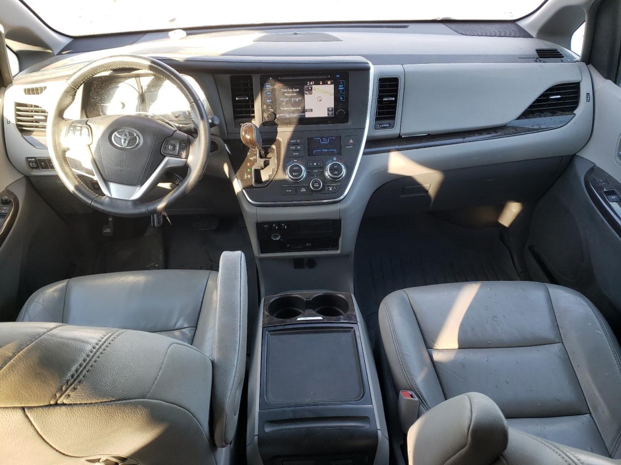 2015 Toyota Sienna VIN 5TDDK3DC0FS120839 Copart auction photo, front end damage thumbnail 8