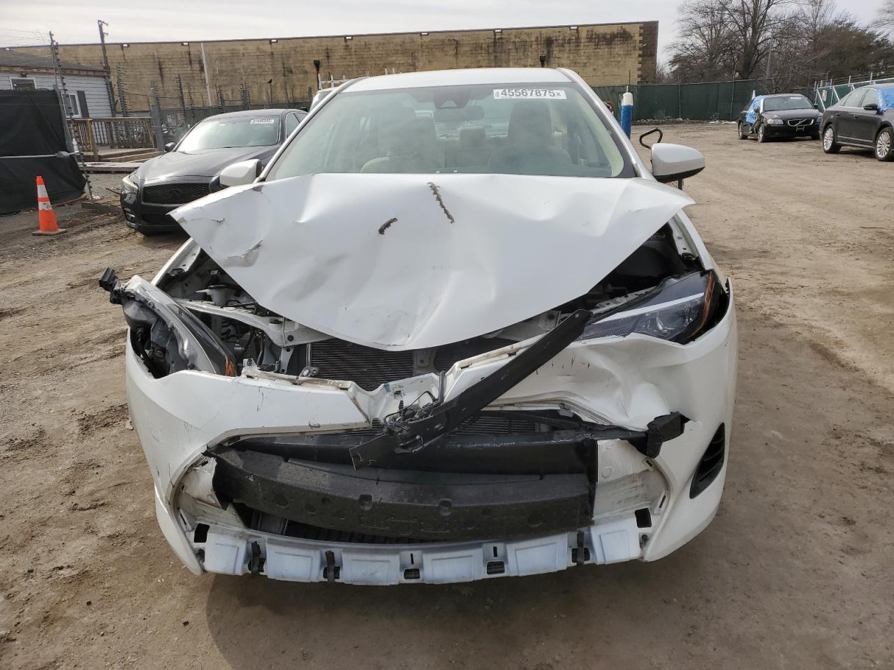 2018 Toyota Corolla VIN 5YFBURHE1JP820113 Copart auction photo, front end / minor dent/scratches damage thumbnail 5