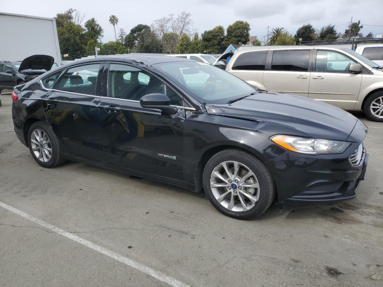 2017 Ford Fusion VIN 3FA6P0LU8HR374765 Copart auction photo, vandalism / mechanical damage thumbnail 4