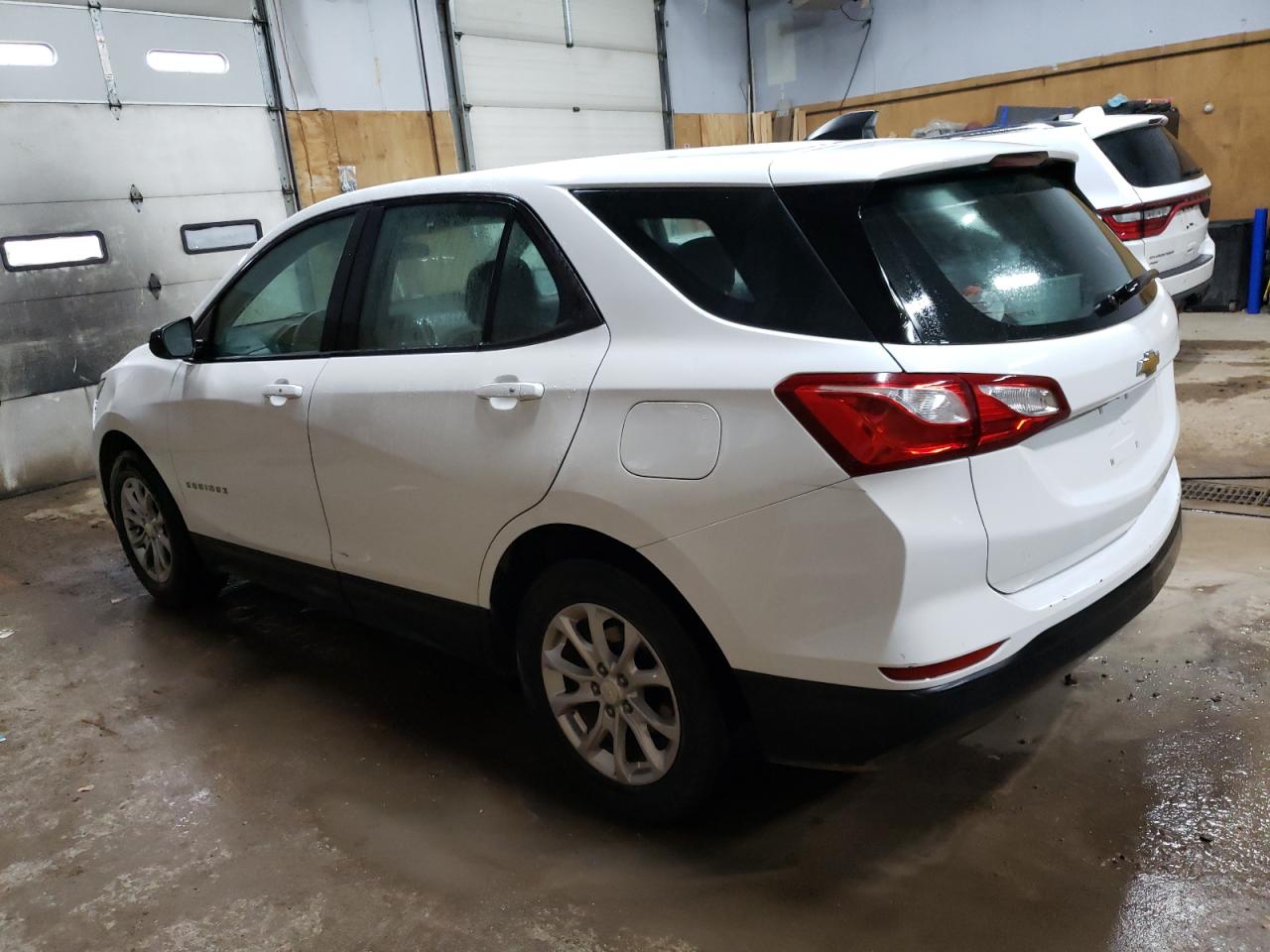 2019 Chevrolet Equinox VIN 3GNAXHEV8KS569684 Copart auction photo, front end / minor dent/scratches damage thumbnail 2