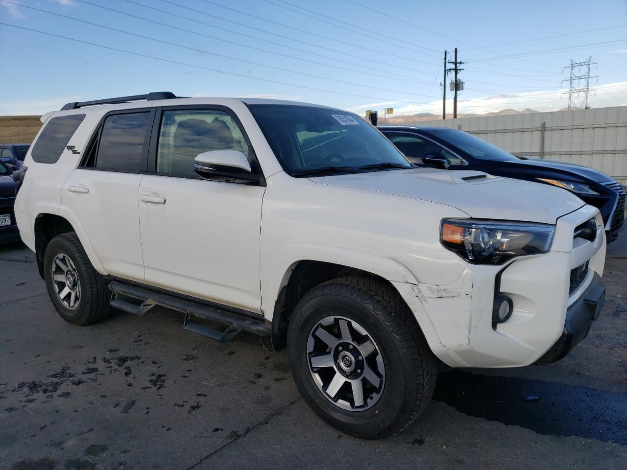 2020 Toyota 4Runner VIN JTEBU5JR1L5754762 Copart auction photo, front end / rear end damage thumbnail 3