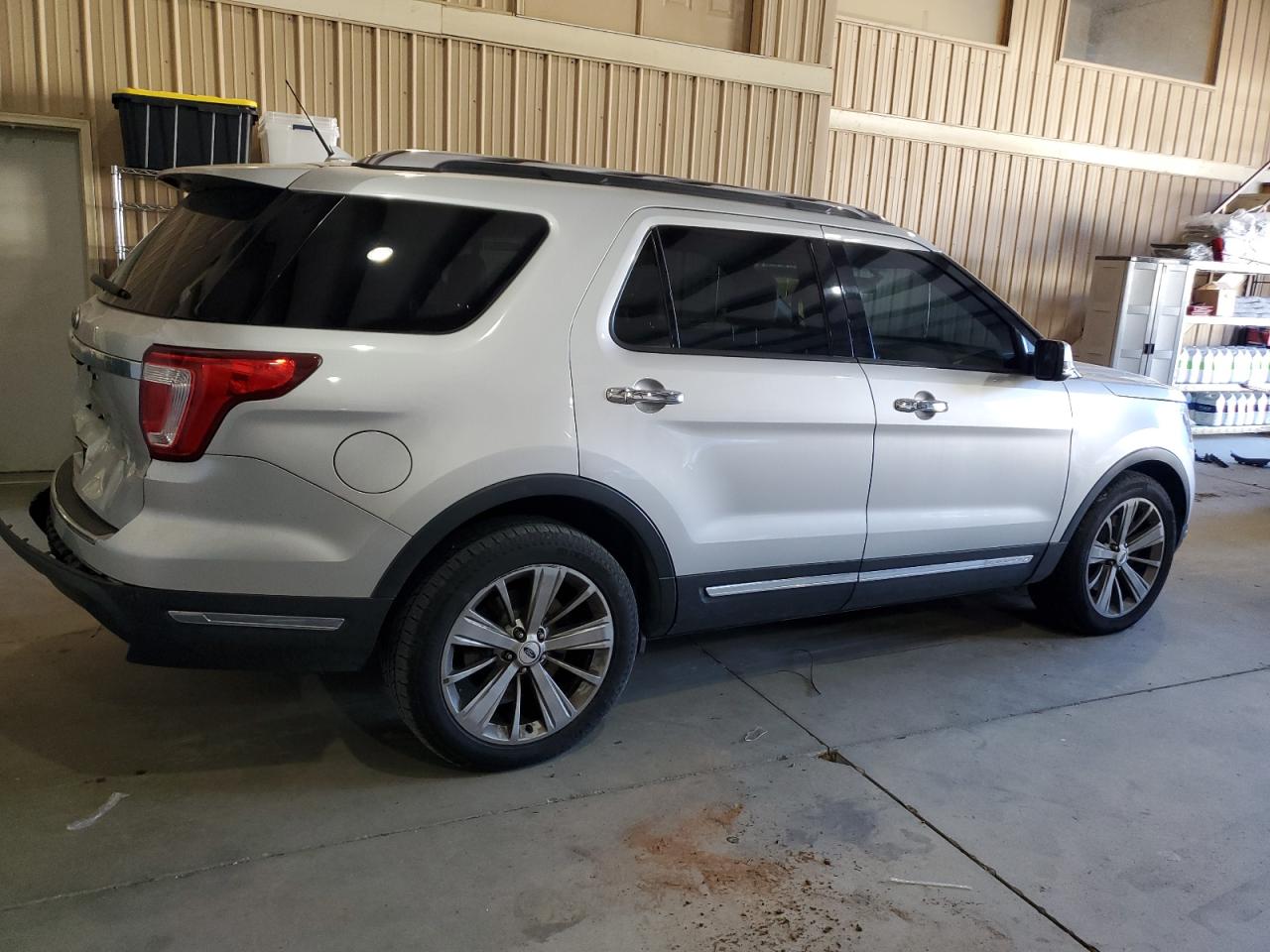 2018 Ford Explorer VIN 1FM5K7F88JGA21463 Copart auction photo, rear end / undercarriage damage thumbnail 3