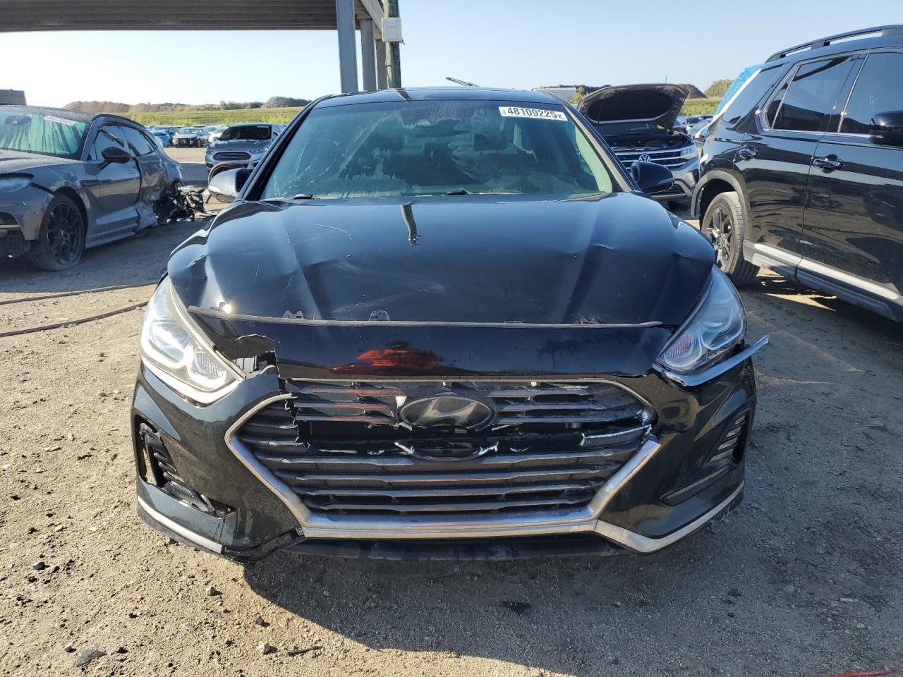 2018 Hyundai Sonata VIN 5NPE34AF2JH687848 Copart auction photo, front end / minor dent/scratches damage thumbnail 5