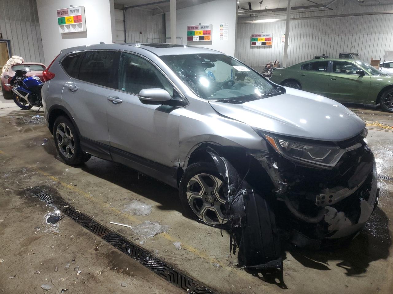 2017 Honda CR-V VIN 2HKRW2H50HH685794 Copart auction photo, front end damage thumbnail 4