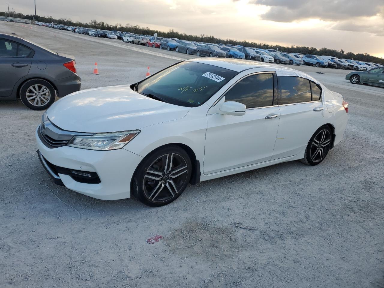 2017 Honda Accord VIN 1HGCR3F95HA027325