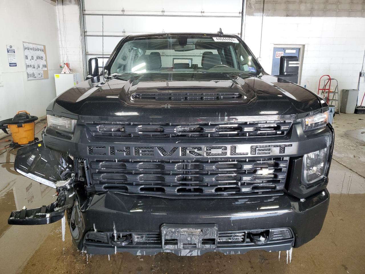 2021 Chevrolet Silverado VIN 1GC2YLE79MF225481 Copart auction photo, front end / side damage thumbnail 5
