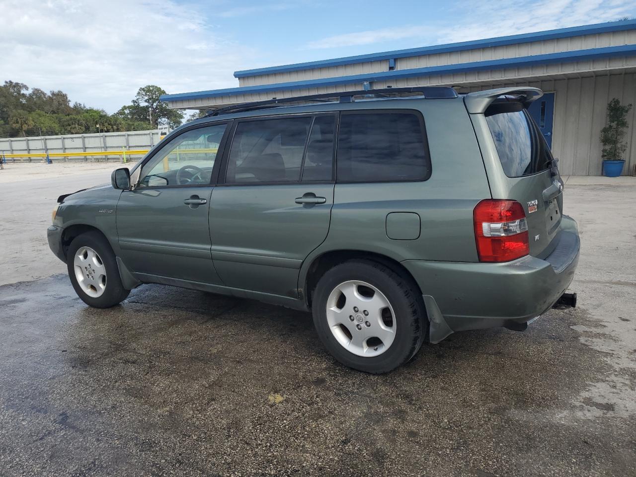 2005 Toyota Highlander VIN JTEDP21A350063127 Copart auction photo, vandalism / minor dent/scratches damage thumbnail 2