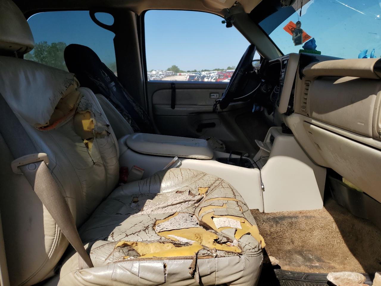 2001 GMC Yukon VIN 1GKEC13T31J170300 Copart auction photo, biohazard/chemical / all over damage thumbnail 7