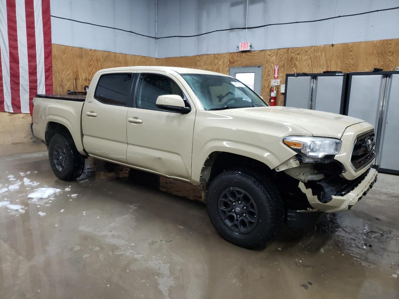2016 Toyota Tacoma VIN 3TMCZ5AN5GM036736 Copart auction photo, front end / minor dent/scratches damage thumbnail 4