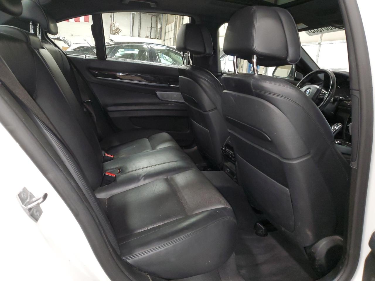 2015 BMW 7er VIN WBAYB6C54FD965787 Copart auction photo, rear end / front end damage thumbnail 10