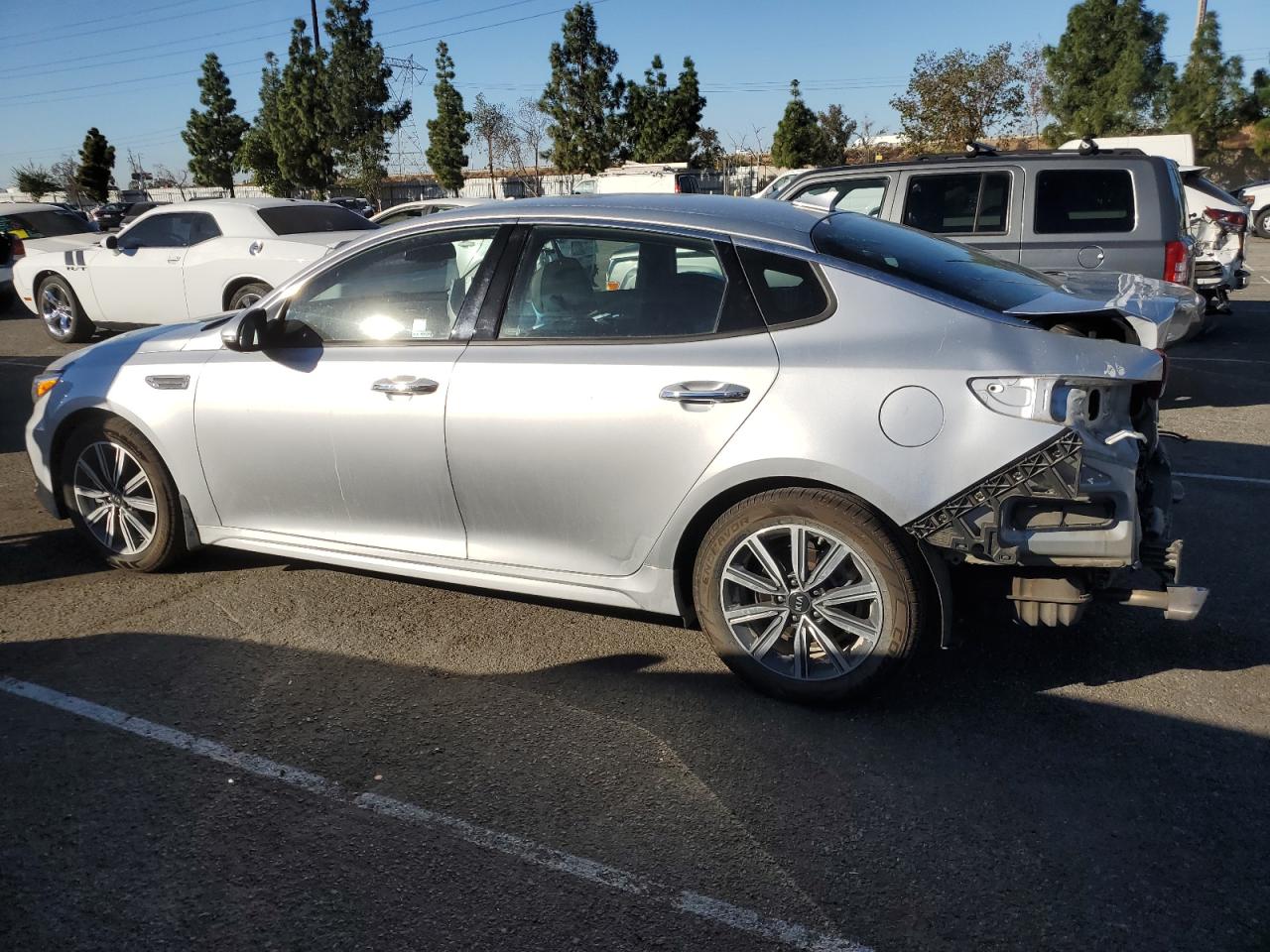 2019 KIA Optima VIN 5XXGU4L16KG368098 Copart auction photo, rear end damage thumbnail 2