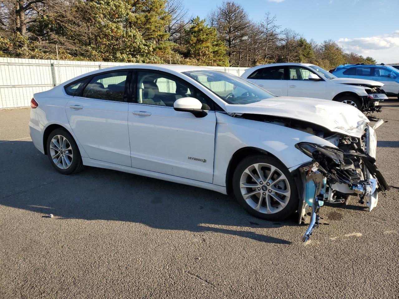 2019 Ford Fusion VIN 3FA6P0LU8KR192040 Copart auction photo, front end / minor dent/scratches damage thumbnail 4