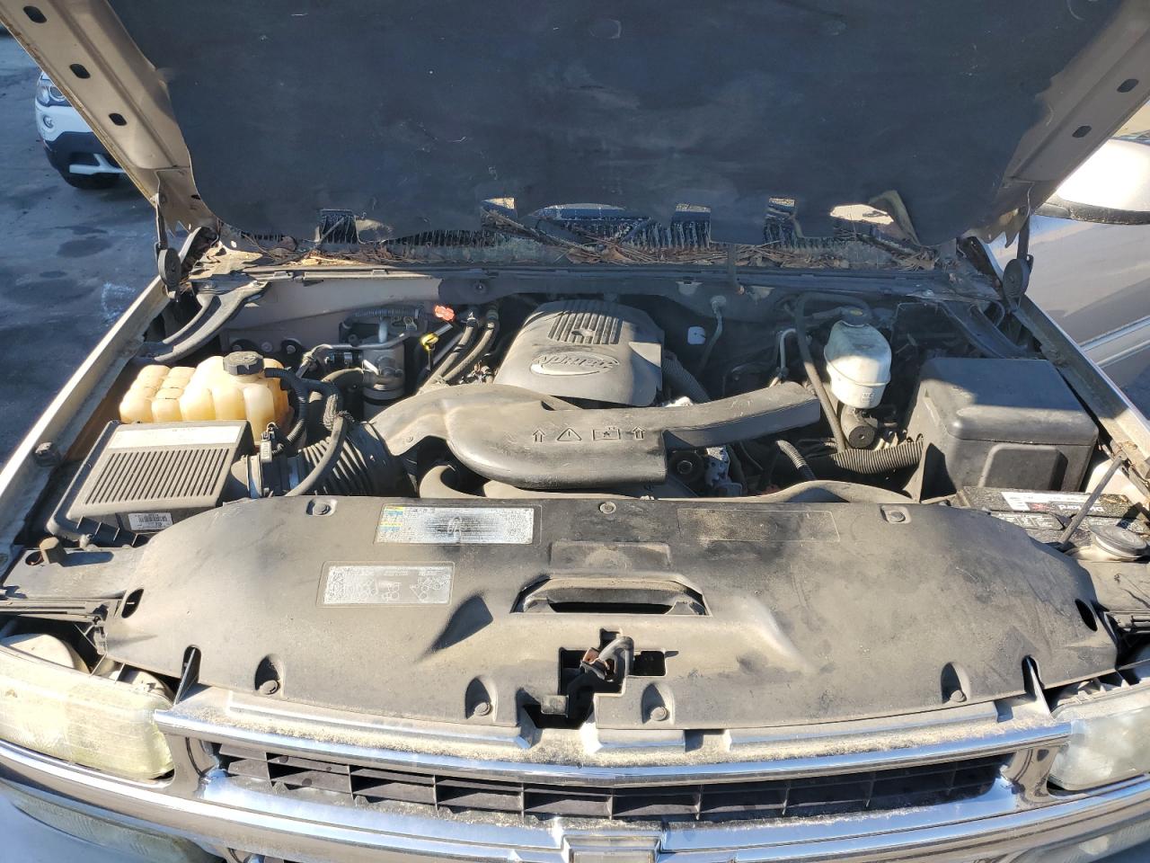 2004 Chevrolet Suburban VIN 3GNEC16ZX4G198345 Copart auction photo, normal wear damage thumbnail 12