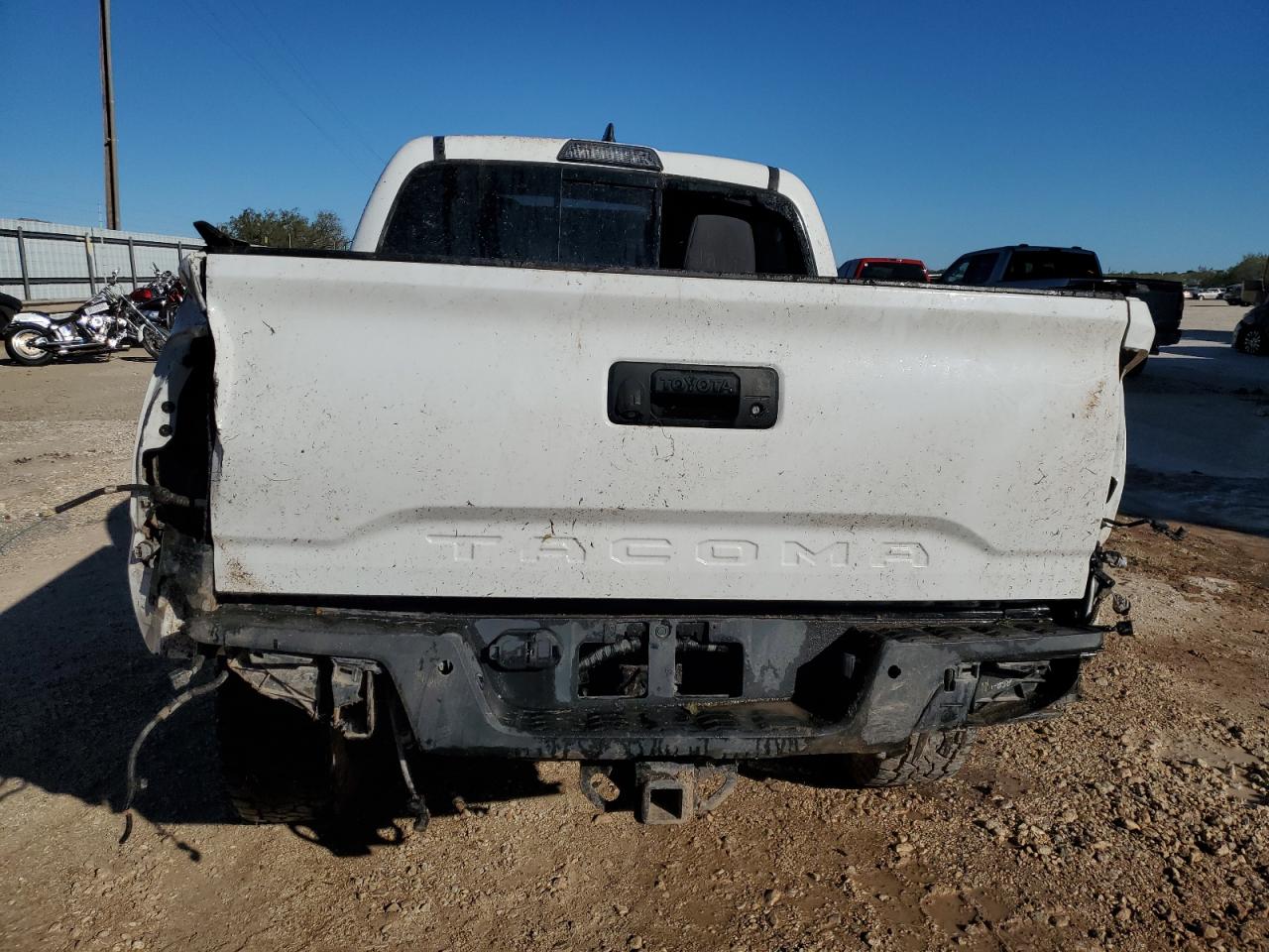 2017 Toyota Tacoma VIN 3TMCZ5AN3HM053455 Copart auction photo, rollover / top/roof damage thumbnail 6
