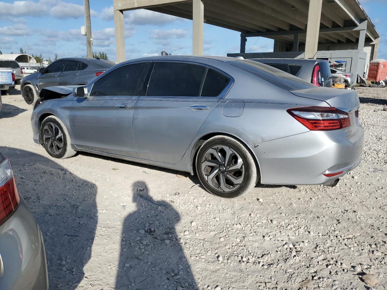 2017 Honda Accord VIN 1HGCR3F89HA019719 Copart auction photo, front end / minor dent/scratches damage thumbnail 2