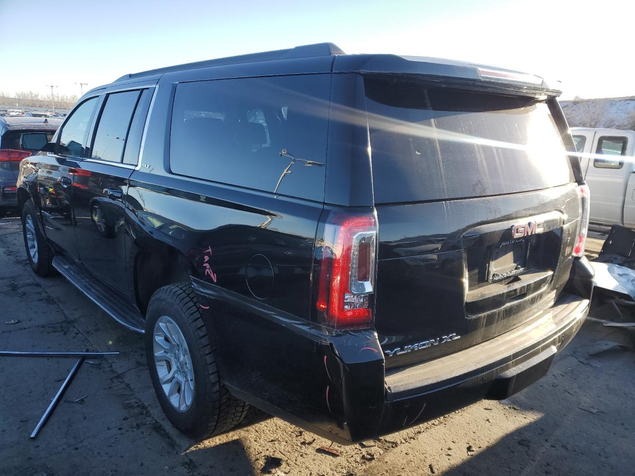 2020 GMC Yukon VIN 1GKS2GKC4LR232401 Copart auction photo, side / minor dent/scratches damage thumbnail 2