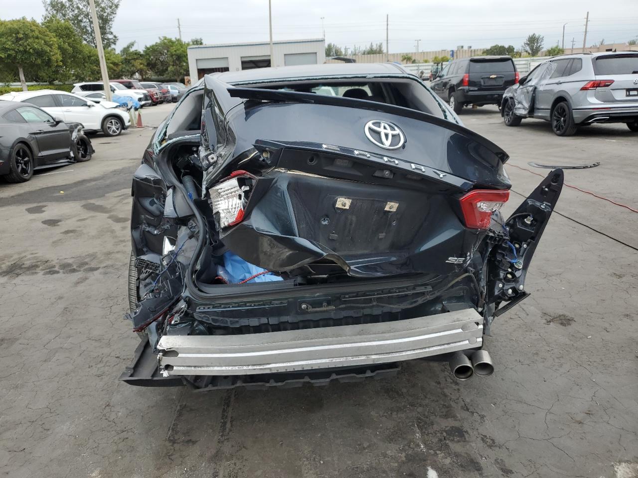 2018 Toyota Camry VIN 4T1B11HK9JU567069 Copart auction photo, rear end damage thumbnail 6