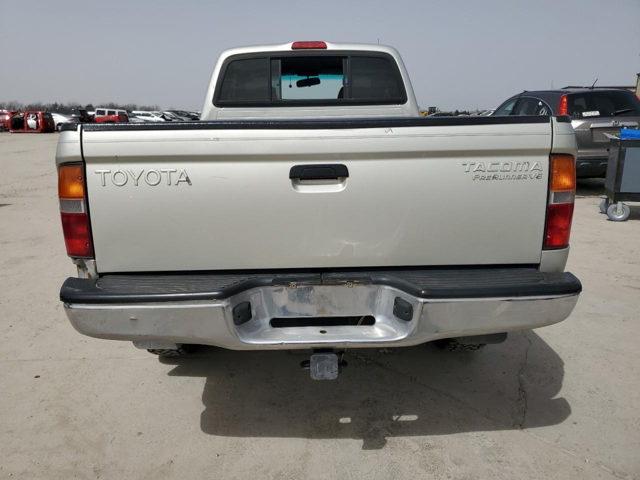 2000 Toyota Tacoma VIN 5TESN92N8YZ696366 Copart auction photo, front end / hail damage thumbnail 6