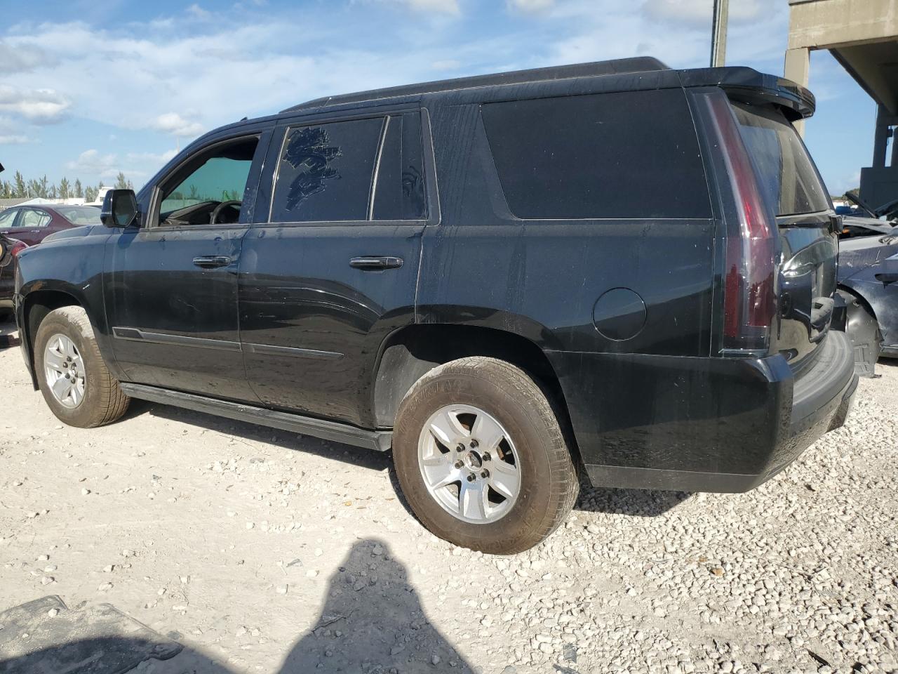 2016 Cadillac Escalade VIN 1GYS4DKJ2GR264606 Copart auction photo, water/flood / minor dent/scratches damage thumbnail 2