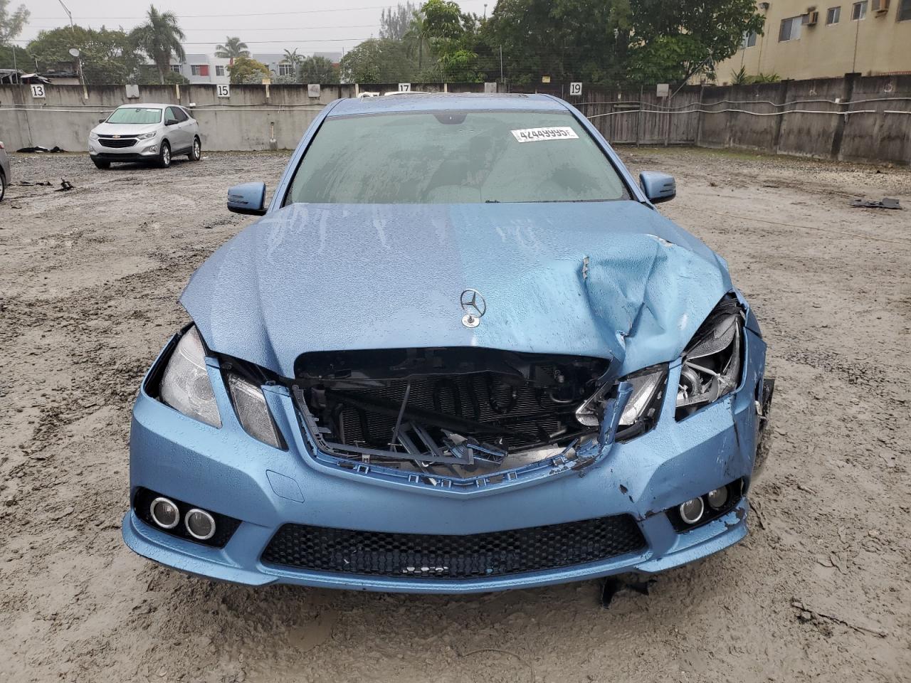 2010 Mercedes-Benz E-klasse VIN WDDHF5GB0AA128195 Copart auction photo, front end damage thumbnail 5
