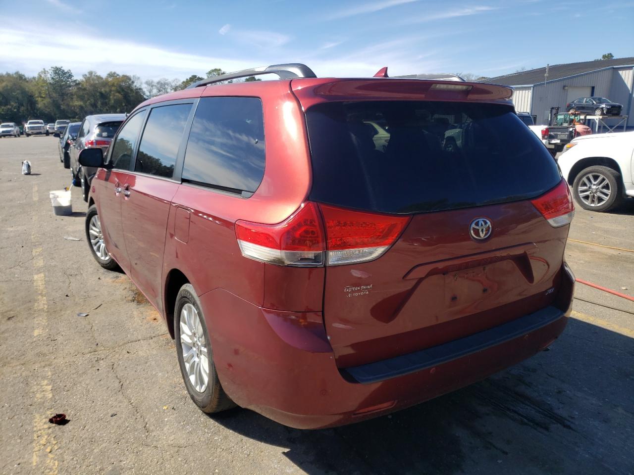 2013 Toyota Sienna VIN 5TDYK3DC6DS326455 Copart auction photo, side damage thumbnail 2