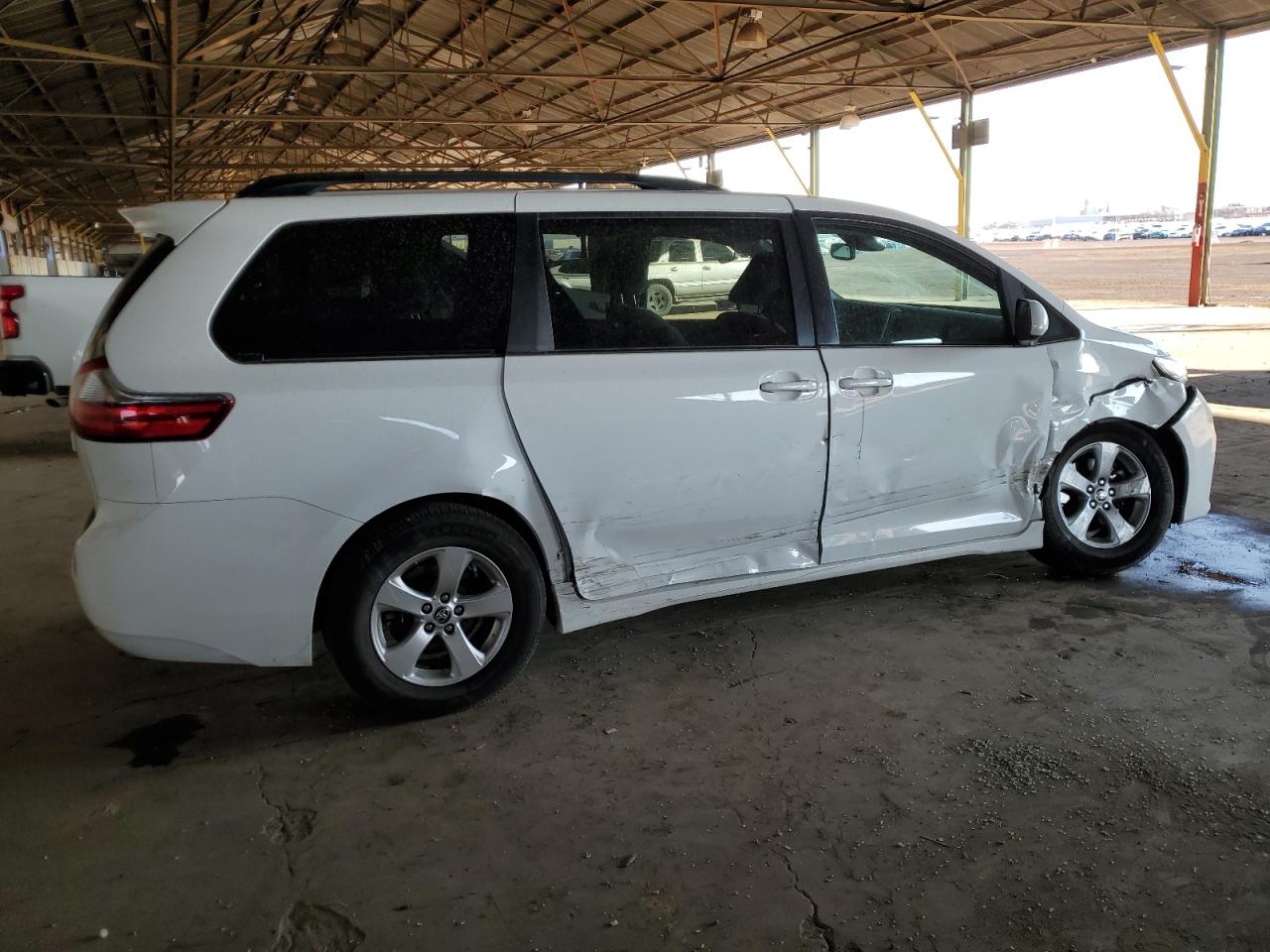 2020 Toyota Sienna VIN 5TDKZ3DC6LS065201 Copart auction photo, side / front end damage thumbnail 3