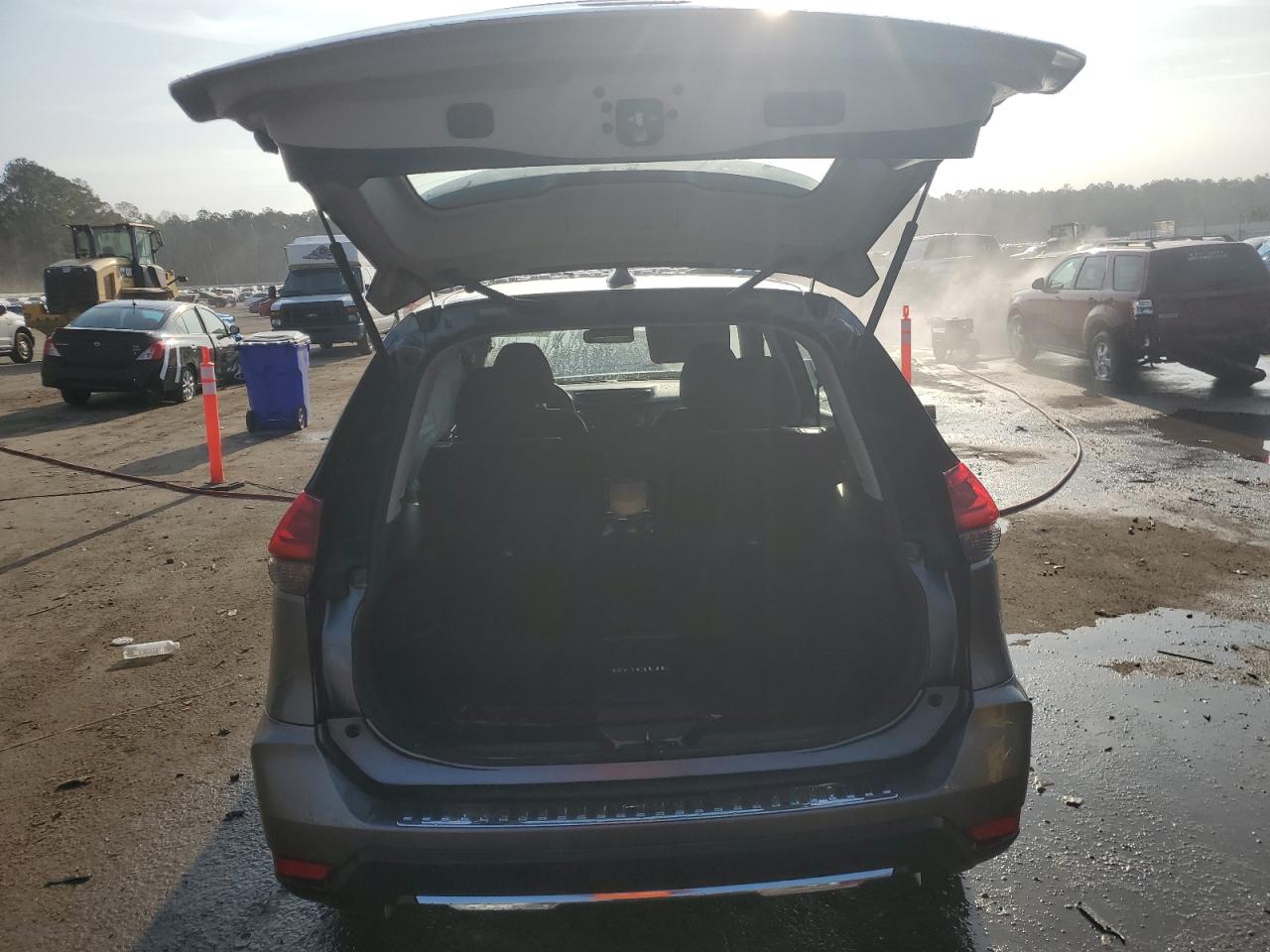 2018 Nissan Rogue VIN KNMAT2MT3JP585886 Copart auction photo, front end damage thumbnail 6