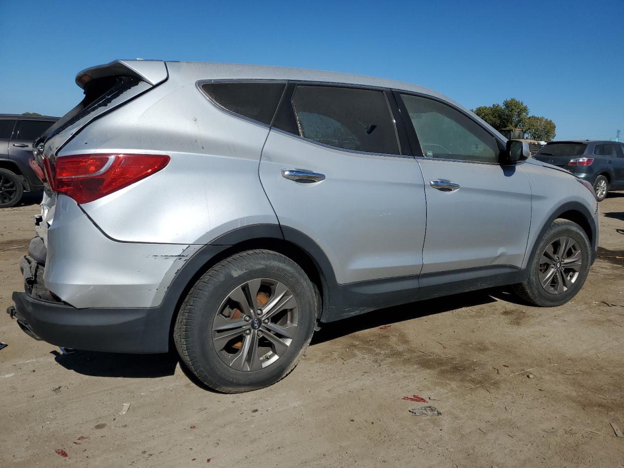 2015 Hyundai Santa Fe VIN 5XYZTDLB8FG300570 Copart auction photo, rear end damage thumbnail 3