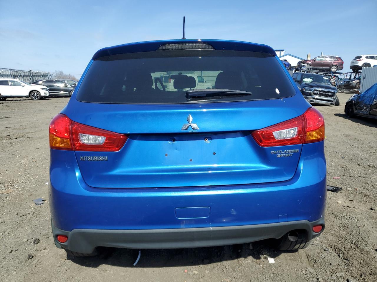 2015 Mitsubishi Outlander VIN 4A4AP3AUXFE016715 Copart auction photo, normal wear damage thumbnail 6