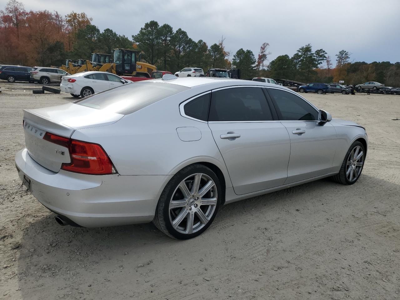 2018 Volvo S90 VIN LVY982MK4JP024892 Copart auction photo, front end / minor dent/scratches damage thumbnail 3