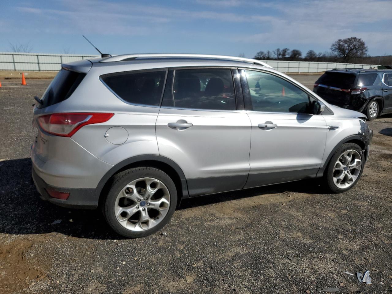 2016 Ford Escape VIN 1FMCU9J93GUA08188 Copart auction photo, front end damage thumbnail 3