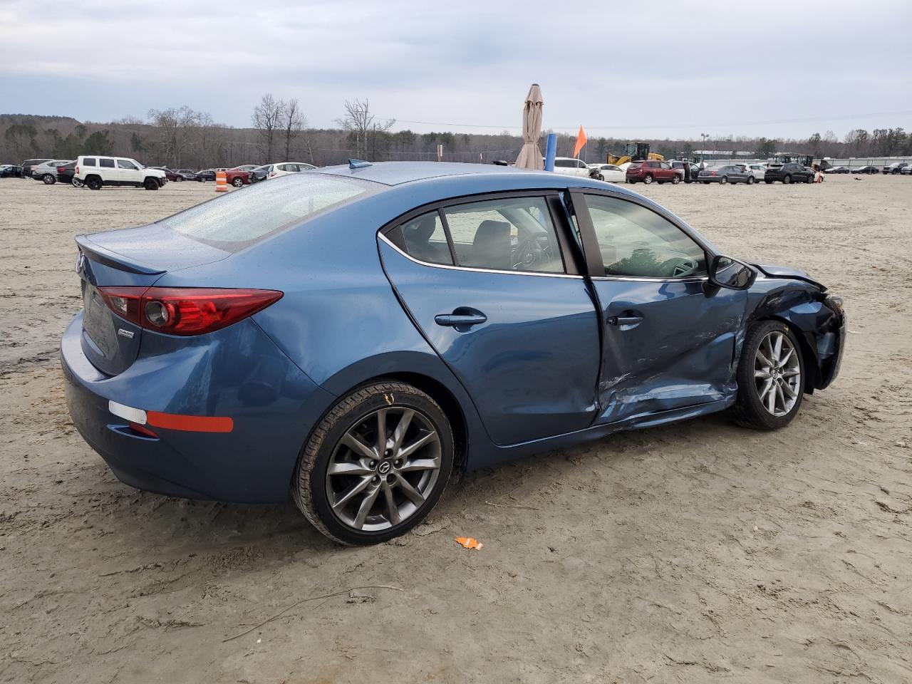 2018 Mazda 3 VIN 3MZBN1V31JM231486 Copart auction photo, front end / side damage thumbnail 3