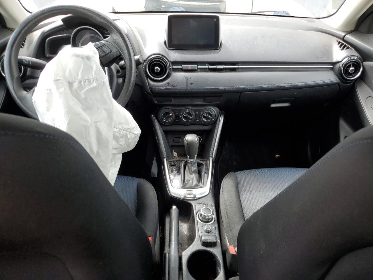 2018 Toyota Yaris VIN 3MYDLBYV3JY333676 Copart auction photo, front end / all over damage thumbnail 8
