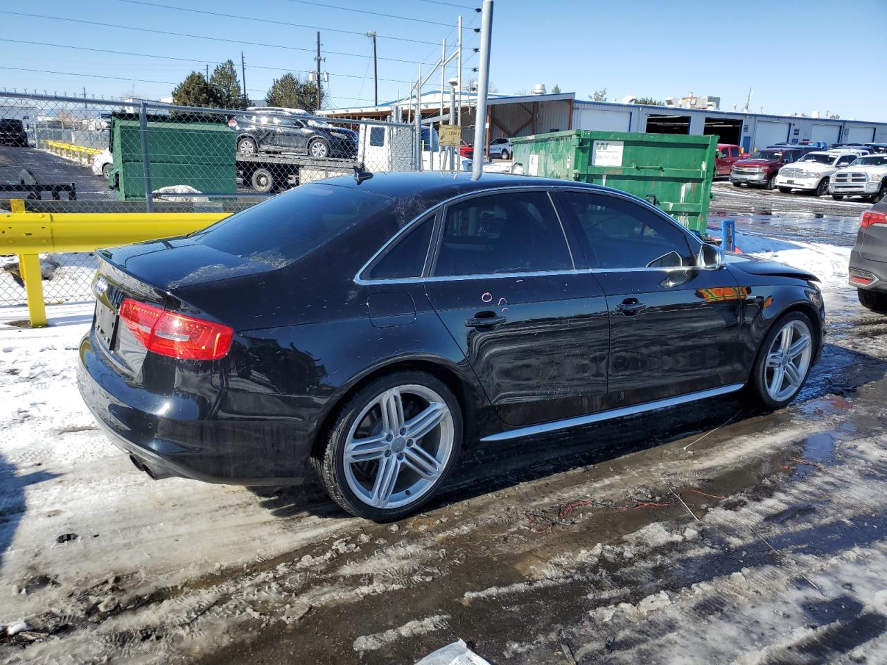 2015 Audi RS4 VIN WAUDGAFL6FA117859 Copart auction photo, front end damage thumbnail 3