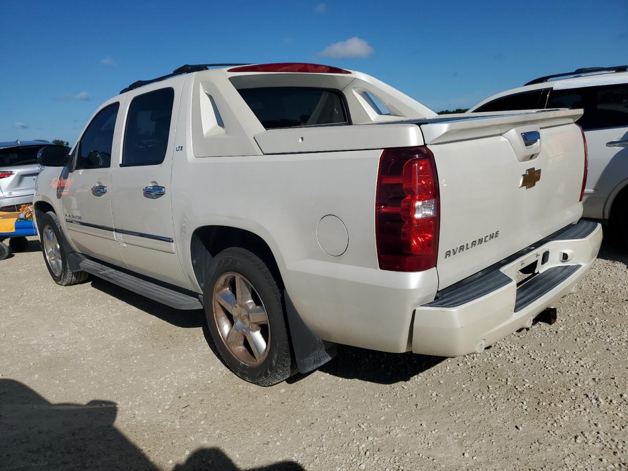 2012 Chevrolet Avalanche VIN 3GNTKGE70CG195269 Copart auction photo, water/flood damage thumbnail 2