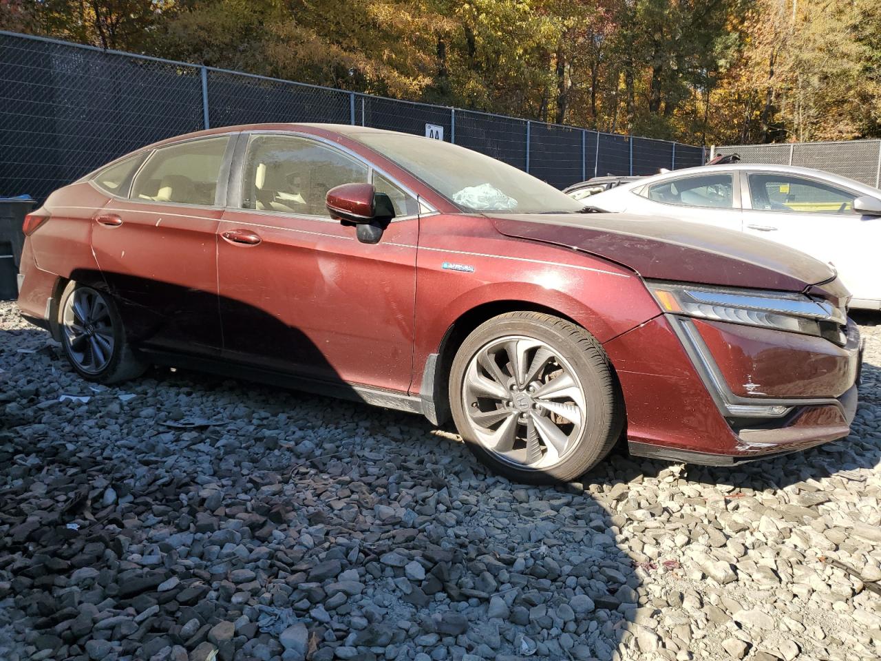 2018 Honda Clarity VIN JHMZC5F33JC016964 Copart auction photo, vandalism / front end damage thumbnail 4
