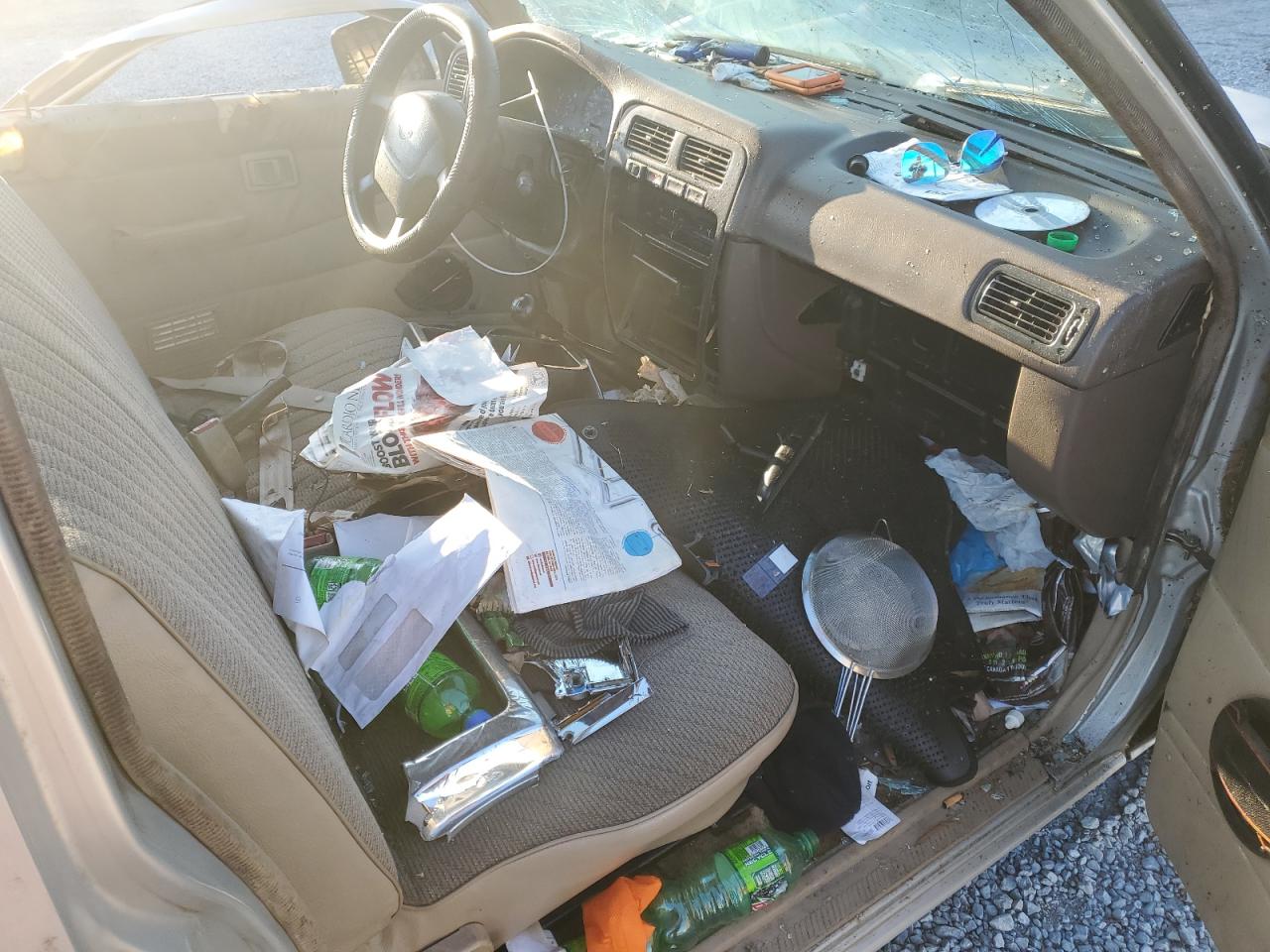 1997 Nissan Navara (Frontier) VIN 1N6SD11SXVC386917 Copart auction photo, all over damage thumbnail 8