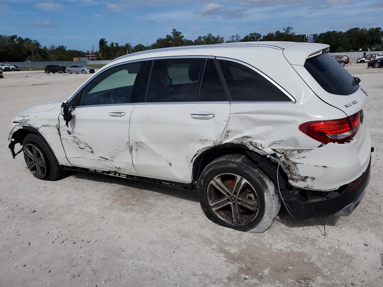 2019 Mercedes-Benz GLC VIN WDC0G4JB6KV136135 Copart auction photo, all over damage thumbnail 2