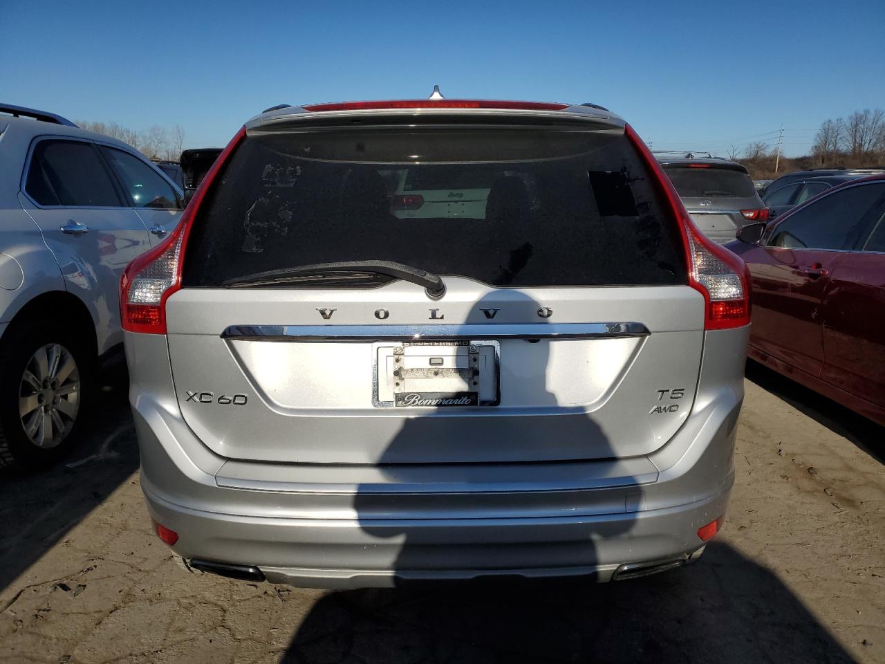 2016 Volvo XC60 VIN YV4612RM4G2790665 Copart auction photo, undercarriage / mechanical damage thumbnail 6