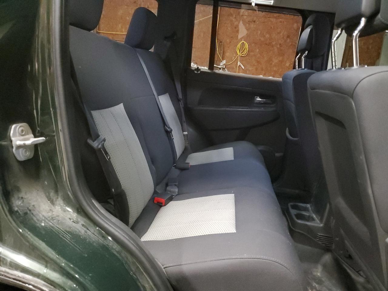 2010 Jeep Liberty (North America) VIN 1J4PN2GK8AW139756 Copart auction photo, front end damage thumbnail 11