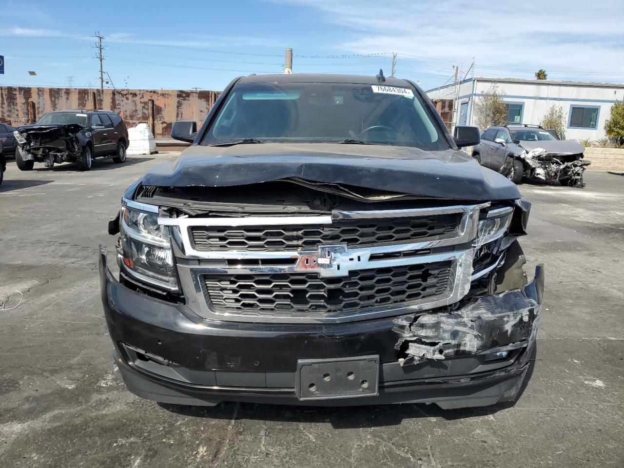2018 Chevrolet Tahoe VIN 1GNSCBKC4JR378538 Copart auction photo, front end / side damage thumbnail 5