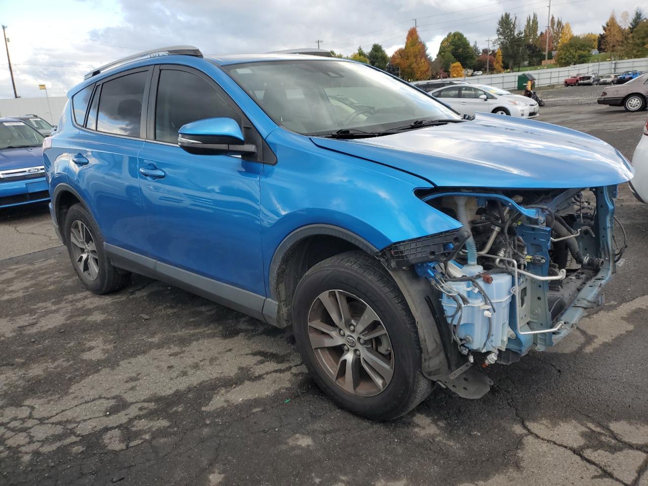 2018 Toyota RAV 4 VIN JTMWFREVXJJ168712 Copart auction photo, front end / side damage thumbnail 4
