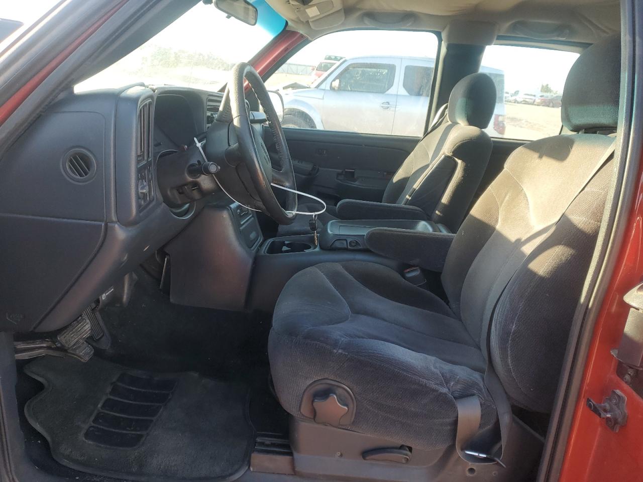 2000 GMC Sierra VIN 2GTEC19T1Y1397833 Copart auction photo, front end / minor dent/scratches damage thumbnail 7